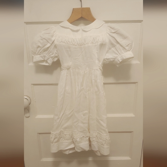 White linen child's dress - Picture 1 of 5
